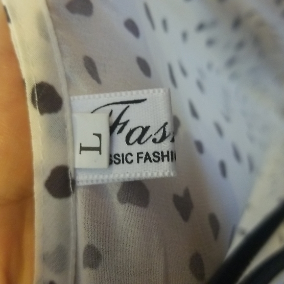 Sexy V-Neck Olive and Off White Romper - Picture 7 of 7